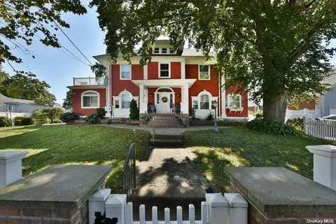 321 Archer St, Freeport, NY 11520