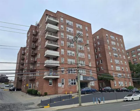 365 Bronx River Rd #4C, Yonkers, NY 10704