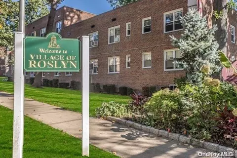 91 Edwards St #2A, North Hempstead, NY 11577
