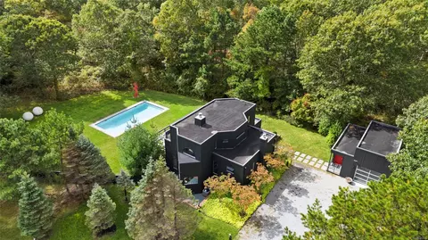 707 Pleasure Dr, Flanders, NY 11901