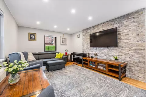 217-20 75 Ave #264B1, Oakland Gardens, NY 11364
