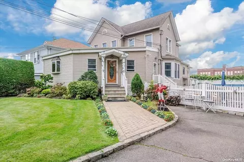 41 Maiden Ln, Inwood, NY 11096