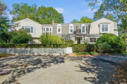5 Pheasant Ln, Calverton, NY 11933