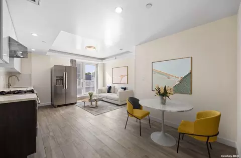 158-16 79th Ave #202N, New York, NY 11366