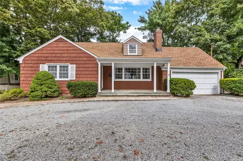 131 Park Ave, North Hempstead, NY 11030