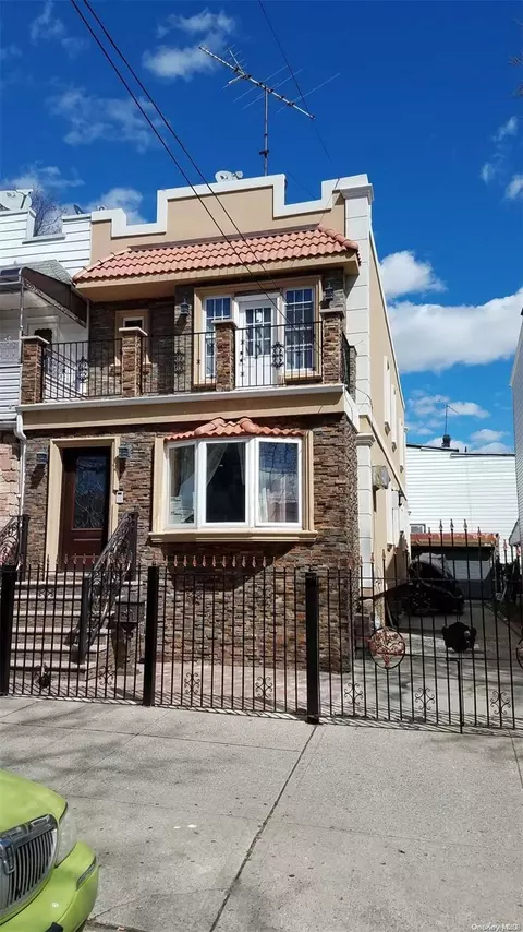 87-29 80th St, New York, NY 11421