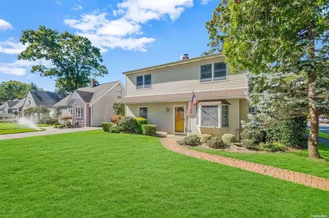 396 Seaford Ave, Massapequa, NY 11758