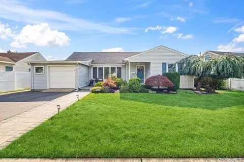 3624 Jerusalem Ave, Wantagh, NY 11793