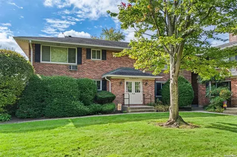 42 Edmunton Dr #A17, North Babylon, NY 11703