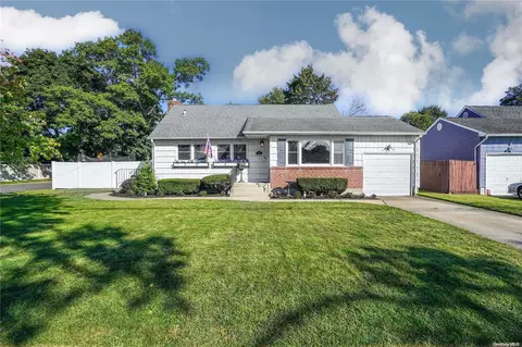 201 Justice St, West Babylon, NY 11704