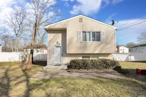 13 Roosevelt Ave, Greenlawn, NY 11740
