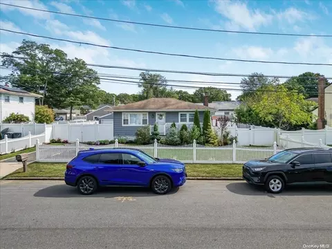 139 Maida Ave, Deer Park, NY 11729