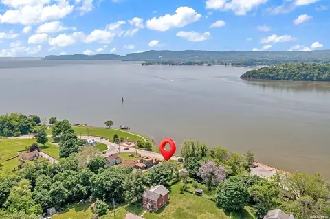 18 Hardie St, Cortlandt, NY 10596