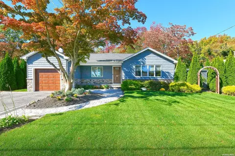 3 Pond Pl, Babylon, NY 11702