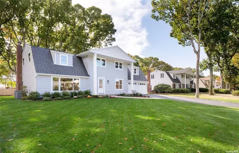 12 Wichard Blvd, Commack, NY 11725