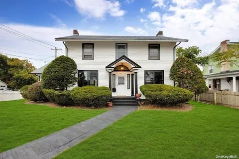 275 S Ocean Ave, Patchogue, NY 11772