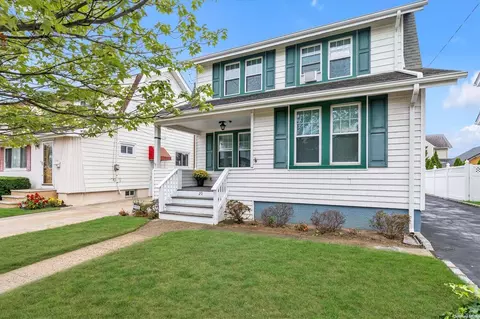 20 E Oxford St, Valley Stream, NY 11580
