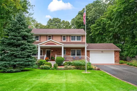 33 Dolphin Ln, Northport, NY 11768
