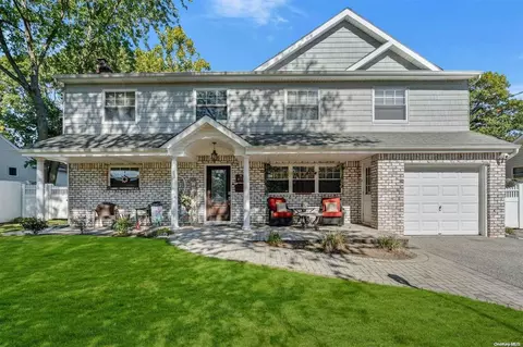 439 Spruce Ave, West Islip, NY 11795