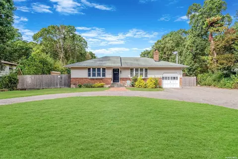 1206 Connetquot Ave, Central Islip, NY 11722