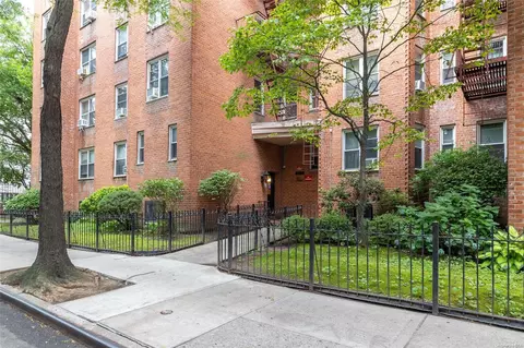 33-26 82nd St #5H, Jackson Heights, NY 11372
