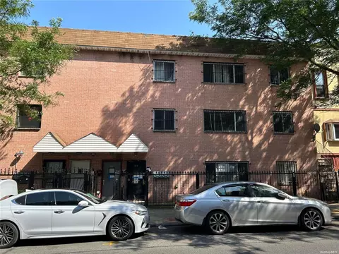 30 Harman St, Brooklyn, NY 11221