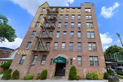 155-17 Sanford Ave #2F, New York, NY 11355