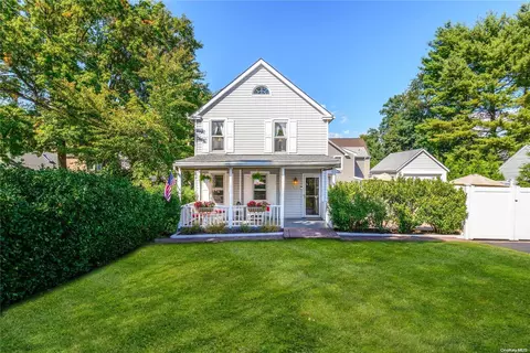 15 Avenue B, North Hempstead, NY 11050