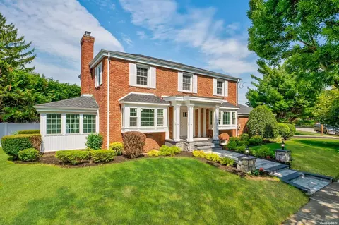 167 Unqua Rd, Massapequa, NY 11758