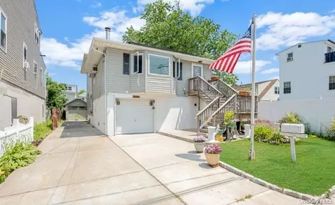 2 W Cooke St, East Rockaway, NY 11518