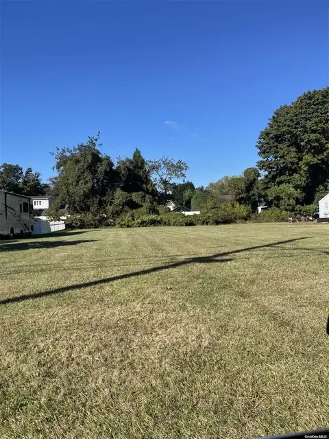 148 A Bellevue Rd, Islip, NY 11769