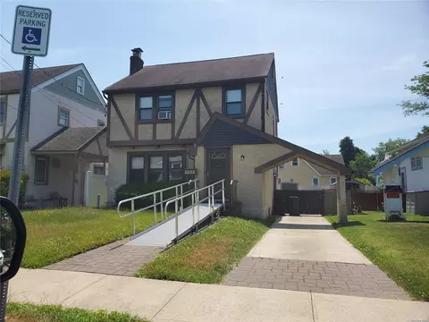 1720 Harvard Ave, Merrick, NY 11566