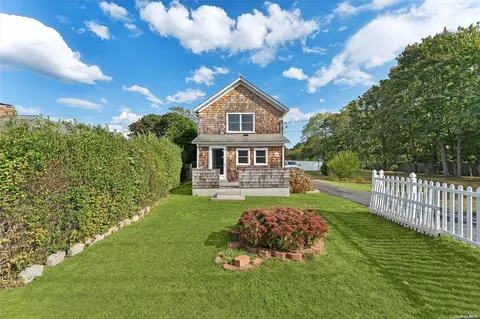 16 Tuttle Ave, Eastport, NY 11941
