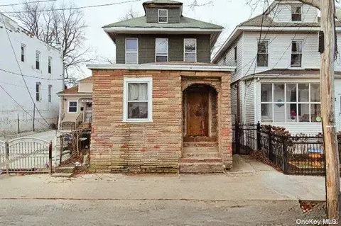 325 Newman Ave, New York, NY 10473