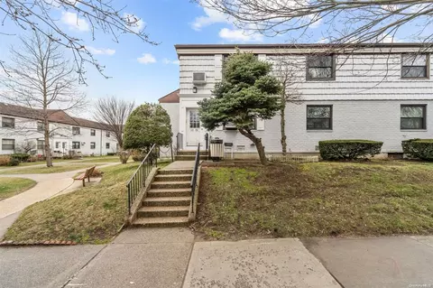69-04 136th St #A, Flushing, NY 11367