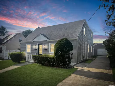 1126 Jasper St, Valley Stream, NY 11580