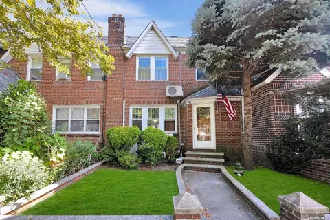 83-30 Penelope Ave, New York, NY 11379