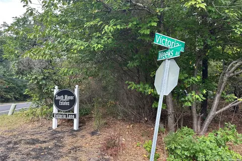 Weeks Avenue, Brookhaven, NY 11949
