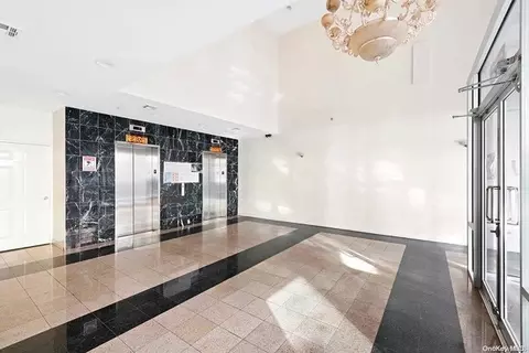 35-06 Leavitt St #5D, Flushing, NY 11354