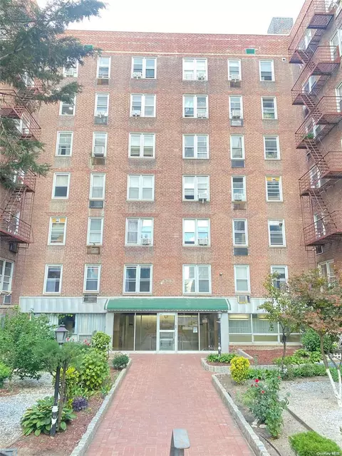 43-43 Kissena Blvd #310, Flushing, NY 11355
