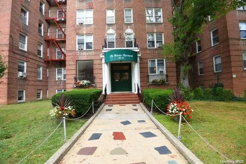 142-35 84th Dr #5L, New York, NY 11435
