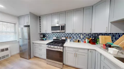 30-19 79th St, New York, NY 11370