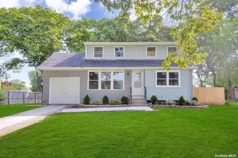 19 Clarkson Rd, Centereach, NY 11720