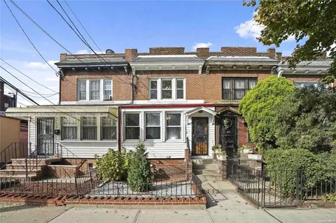 51-56 Simonson St, Elmhurst, NY 11373