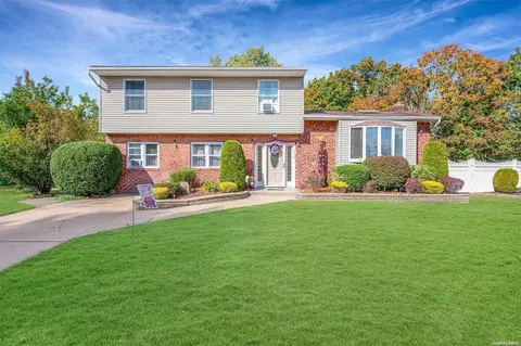 115 Greene Ave, Brookhaven, NY 11776