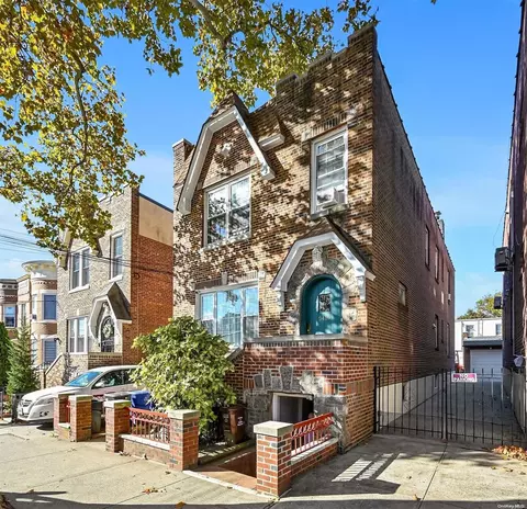 54-16 69 Pl, New York, NY 11378