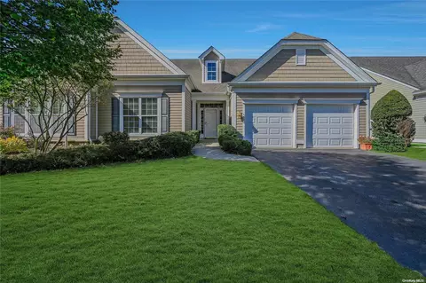 142 W Scott Dr #142, Southampton, NY 11977
