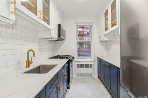 33-24 91 St #1R, Jackson Heights, NY 11372