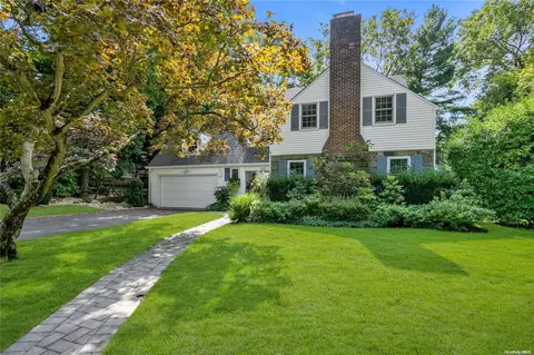 12 Alden Ln, North Hempstead, NY 11050