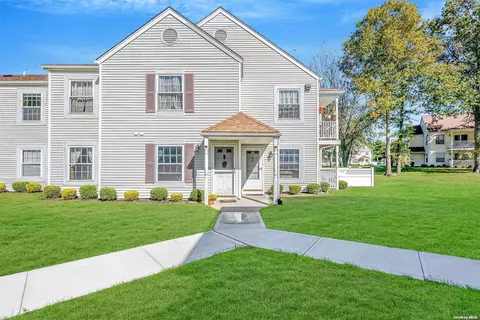 14 Fairview Cir #14, Middle Island, NY 11953
